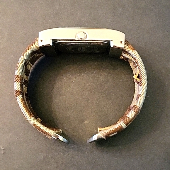 Fabric Bangle Watch + Matching Small Carry Case! - Picture 11 of 13